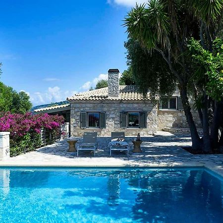 Villa Ioli- Beachfront Luxury Residence Igoumenitsa Exterior photo